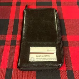 Wilson’s Leather Passport Wallet ID Case Holder travel new black leather